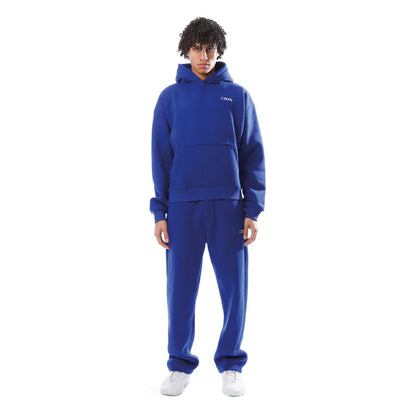 Blauer Jogginganzug